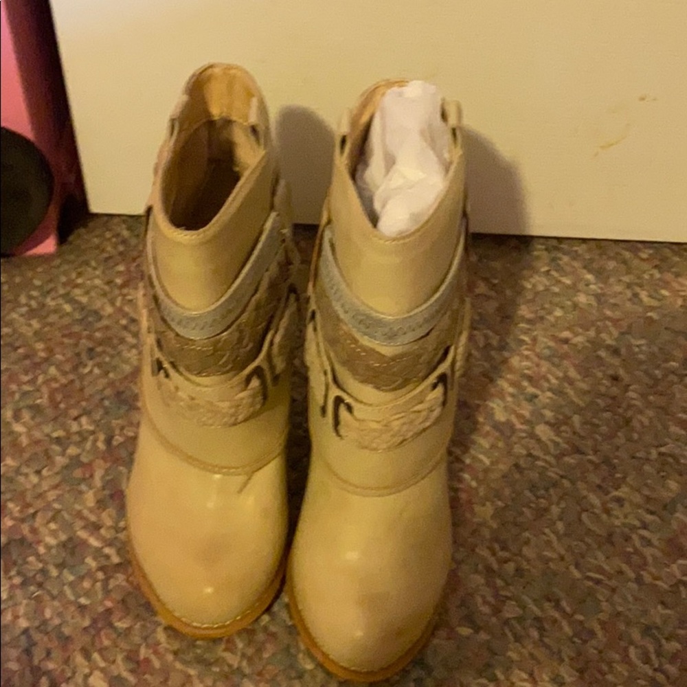 Healed booties